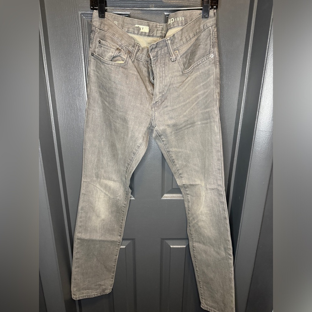 Gap Skinny jeans 30/32 worn but still in great shape.​​​​